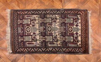 Ruènì vázaný koberec Belouch. 147x88cm.