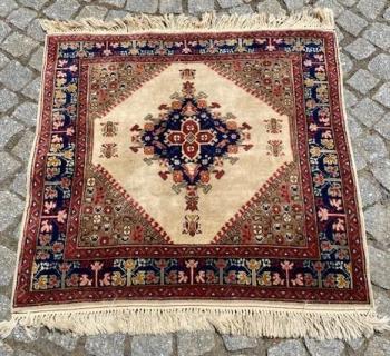 Koberec ručně tkaný 19A  Koberec ručně tkaný 19A