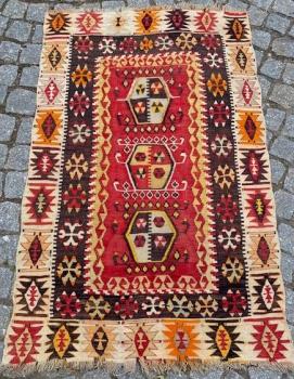 Koberec ručně tkaný 22A  Koberec ručně tkaný 22A