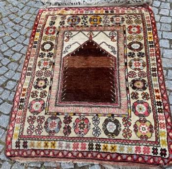 Koberec ručně tkaný 38B  Koberec ručně tkaný 38B